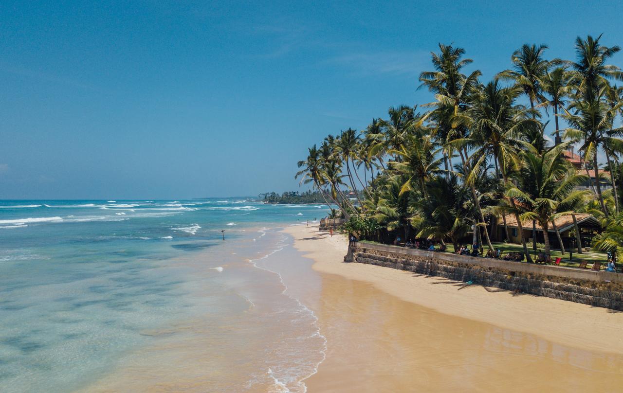 Beach Front Hotel Ahangama Buitenkant foto