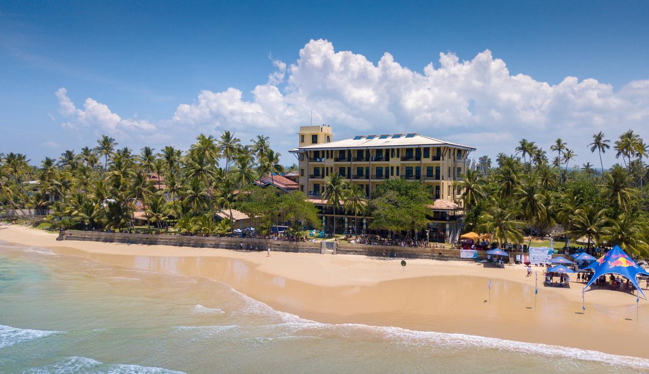 Beach Front Hotel Ahangama Buitenkant foto