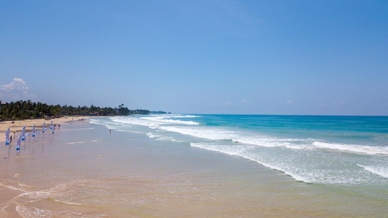 Beach Front Hotel Ahangama Buitenkant foto