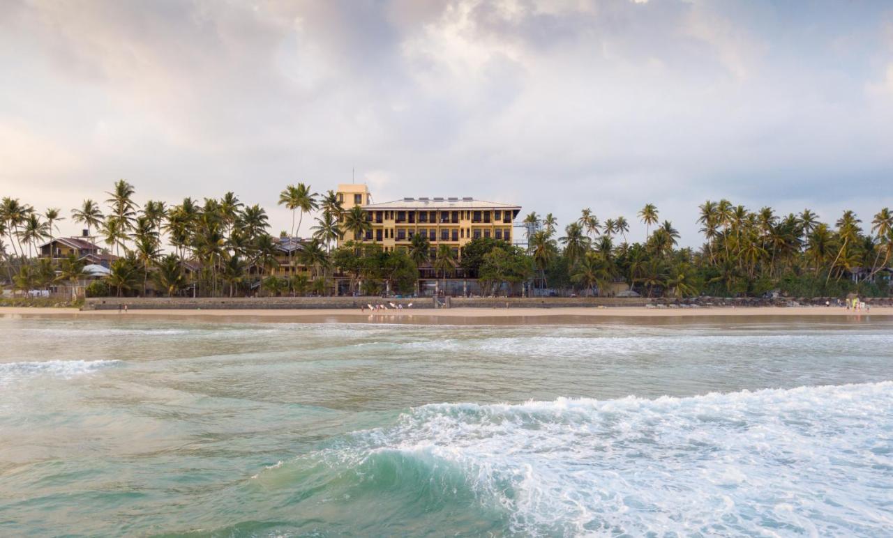 Beach Front Hotel Ahangama Buitenkant foto